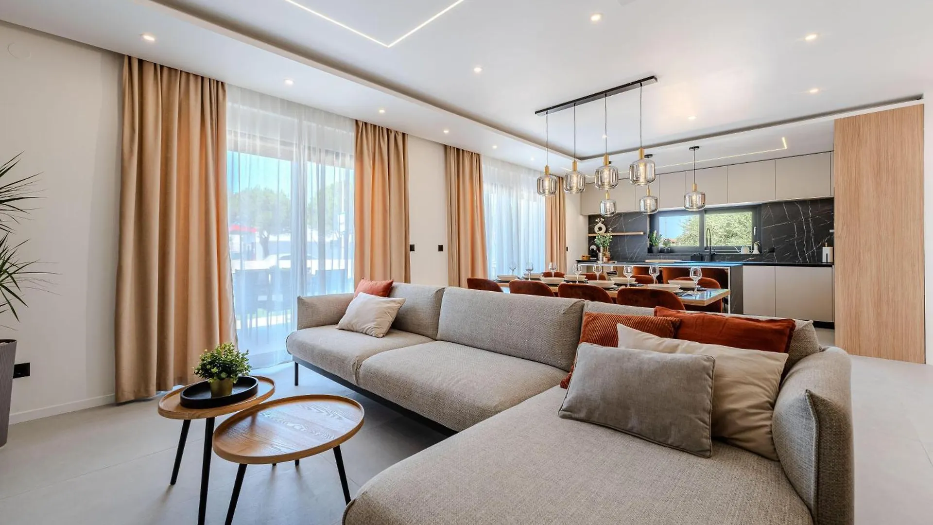 Villa Palazzo By Belmont Realty Sukosan
